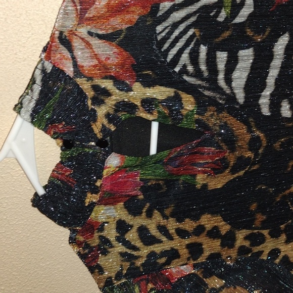Chico's Leopard Zebra Floral Print Mock Neck Metallic Crinkle Top 0/S - Picture 6 of 7